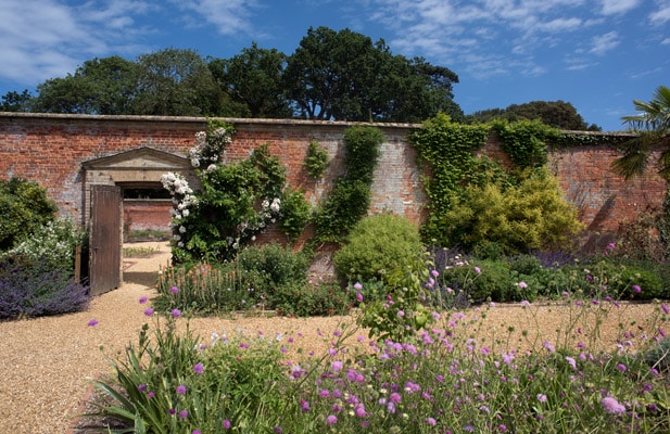 Walled_Garden_2