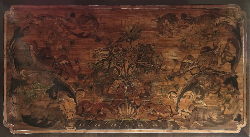 28 4B._Workshop_in_Rome_of_Richard_Lebrun,_inlaid_panel,_around_1730_._High-value_woods,_ivory_and_mother-of-pearl_._cm_111,5_x_58,7_.